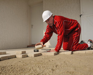 pose de carrelage sur une terrasse