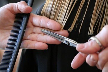 outils indispensables du coiffeur à domicile